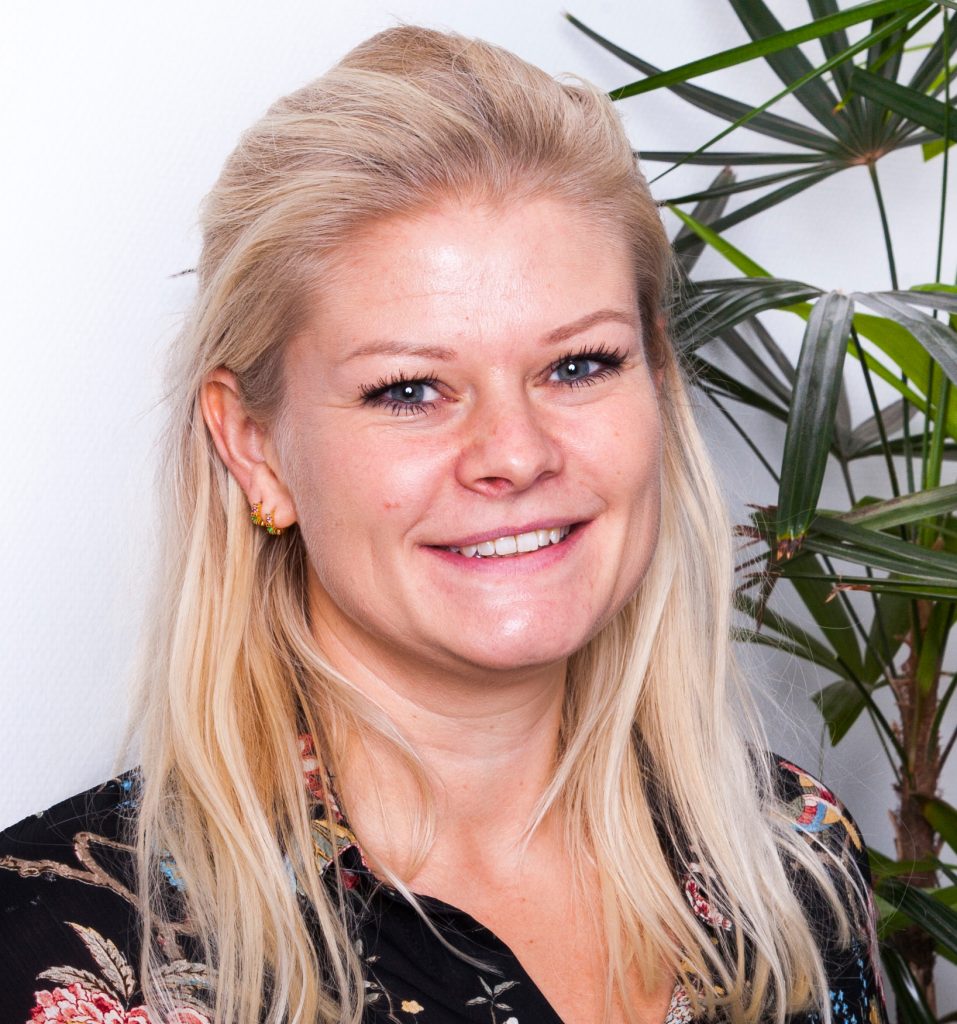 <strong>Linda Vedel<a href="http://www.44941999.dk/files/2018/08/2018-StudioOne-dk-Serie-B-1a1.jpg"></a></strong>